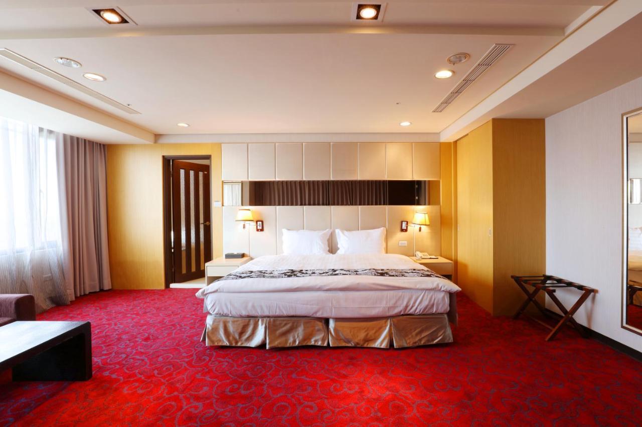 Golden Tulip Zhong Xin Hotel Taichung Eksteriør billede